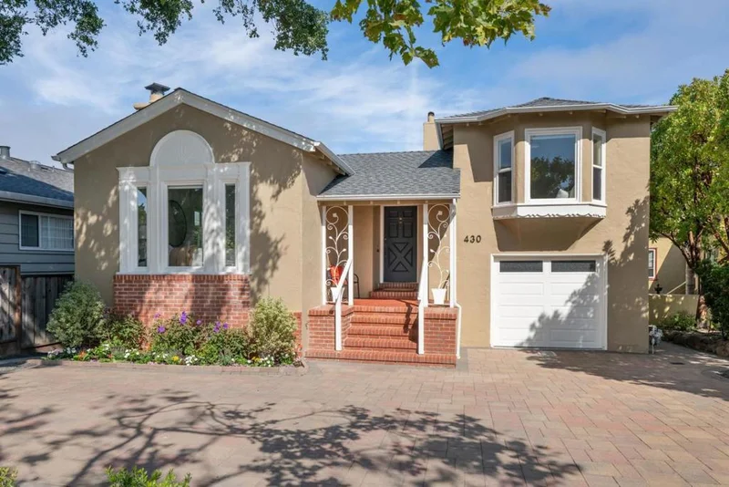 Photo 2 of 430 Hillcrest Boulevard