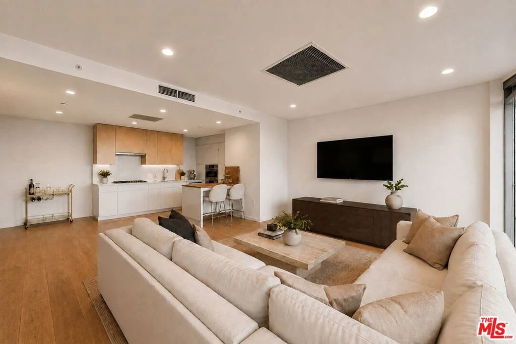 Interior 2