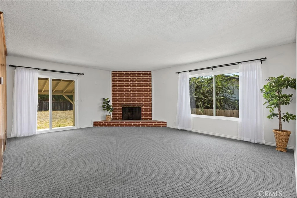 Interior 4