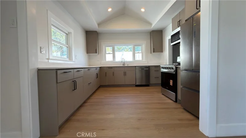 2315 Berry Street photo 2