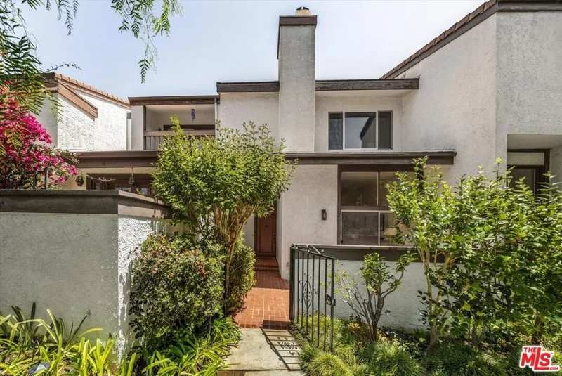 Photo 2 of 17173 Palisades Circle