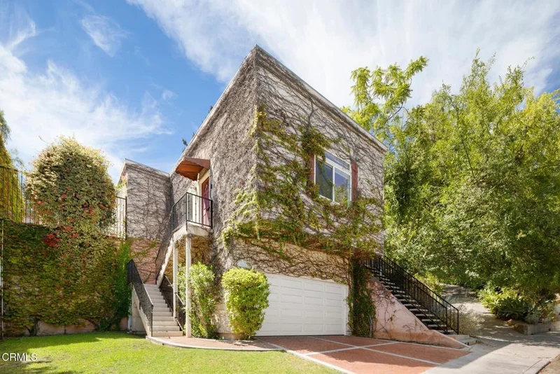 3211 Kenneth Drive
