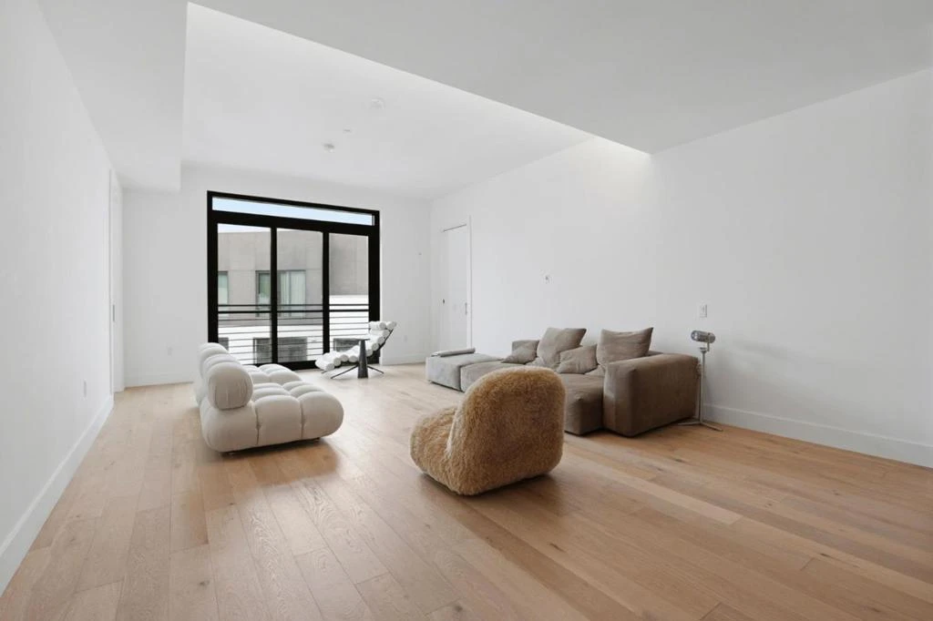 Interior 3