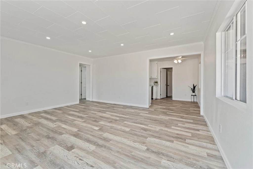 Interior 4