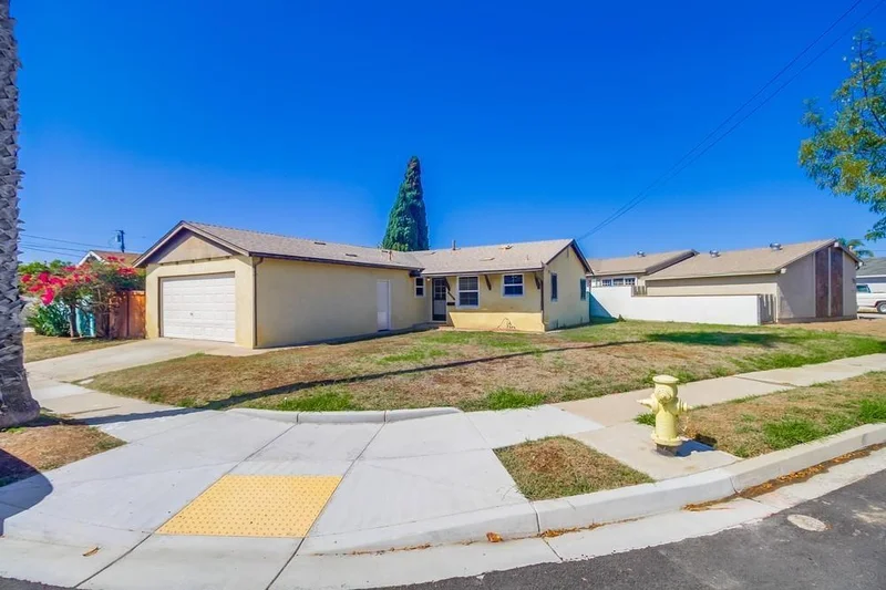 2862 Mimika Pl photo 2