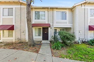 42 Muirfield Court