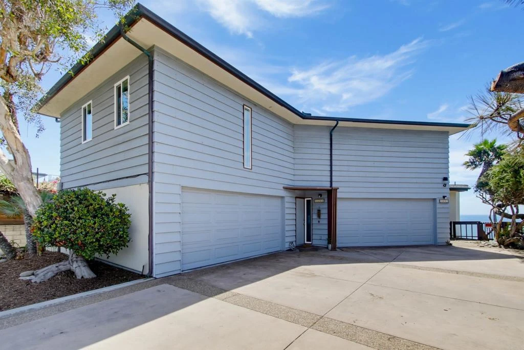 Interior 3