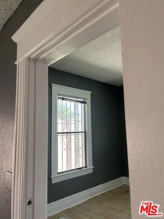685 W Mission Boulevard photo 2