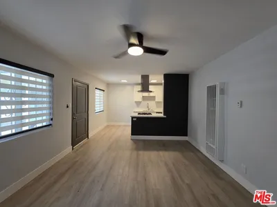1518 Magnolia Avenue 2 photo 2