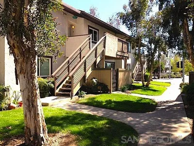 9821 Caspi Gardens 8