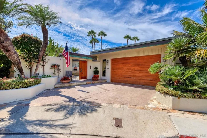 Photo 2 of 7136 Vista Del Mar Ave