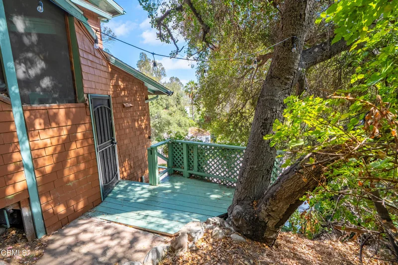 2026 Laurel Canyon Boulevard photo 2