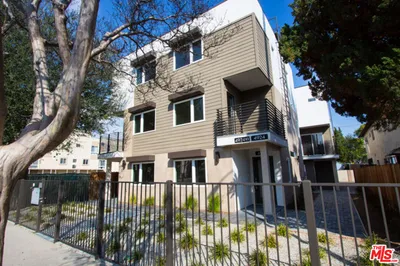 4924 LAUREL CANYON