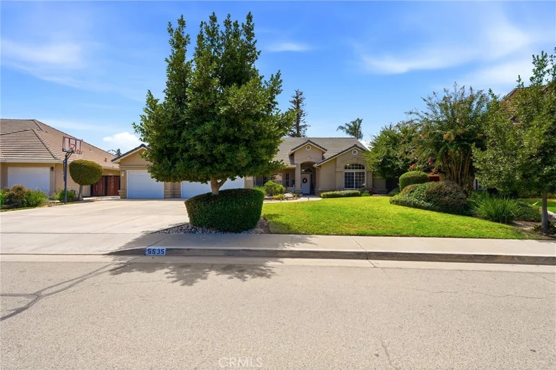 Photo 2 of 5535 W Vine Court