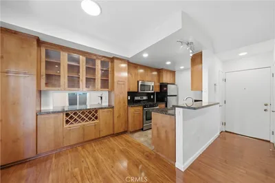 1554 N Hobart 2