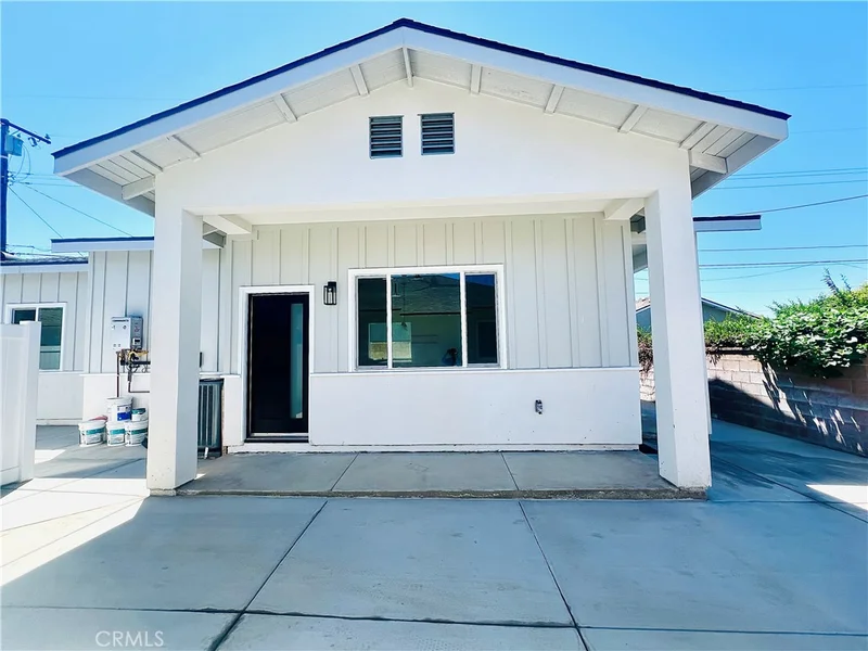 1704 E Vine Avenue B photo 2