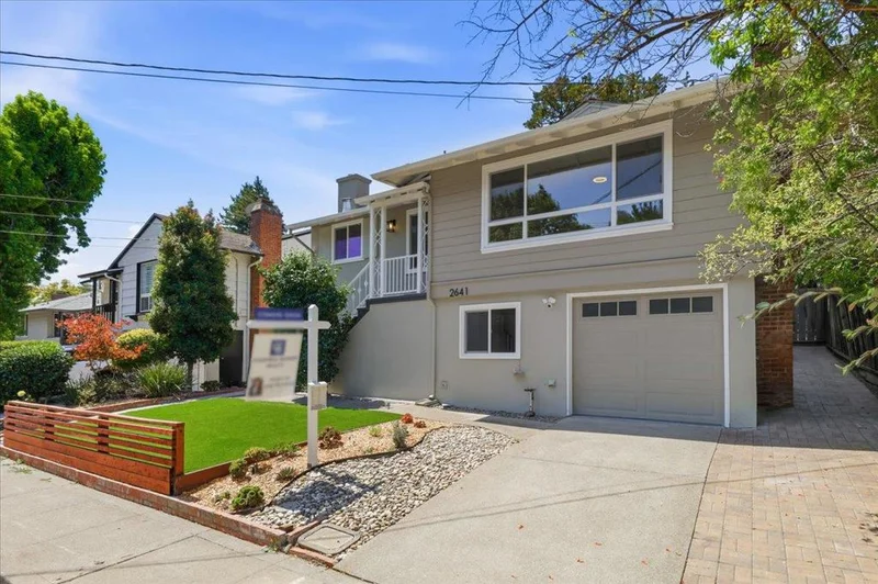 Photo 2 of 2641 San Carlos Avenue