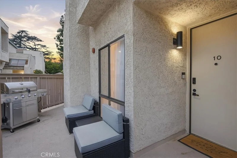 Photo 2 of 1734 N Verdugo 10