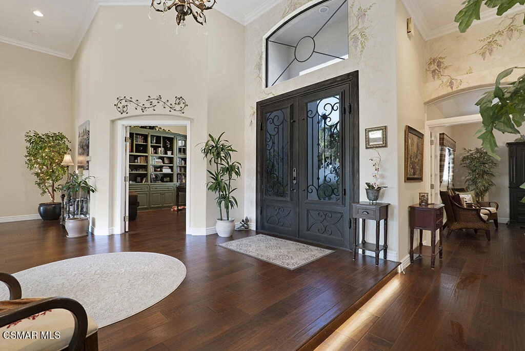 Interior 4
