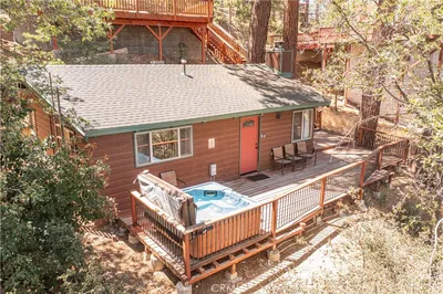 528 Villa Grove