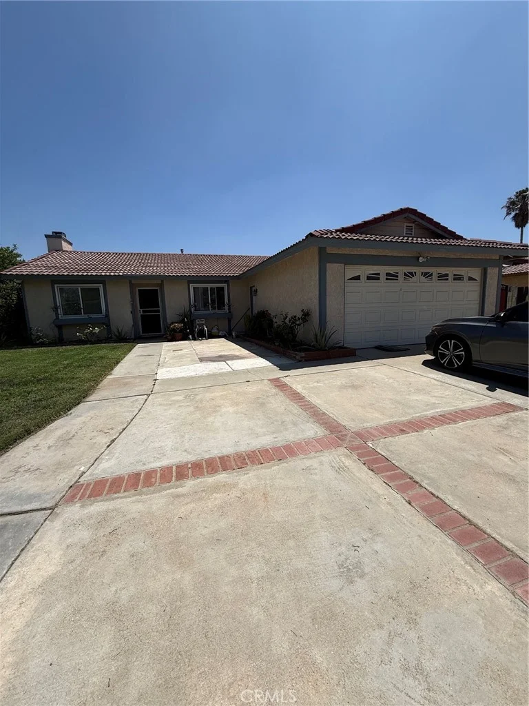 1057 W Carter Street