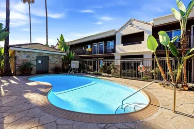 800 N Mollison Street 51 photo 2