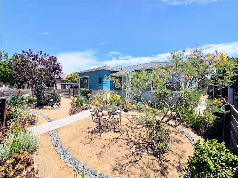 1926 Daisy Avenue