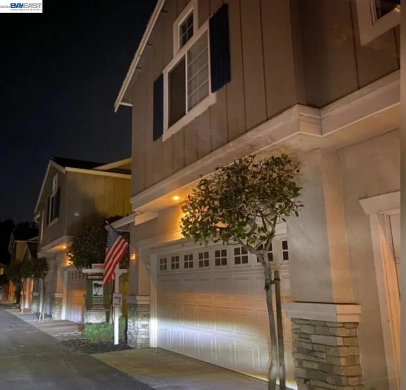 10741 Dulsie Ln photo 2