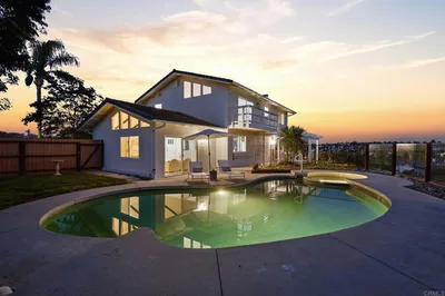 2712 Mateo Place