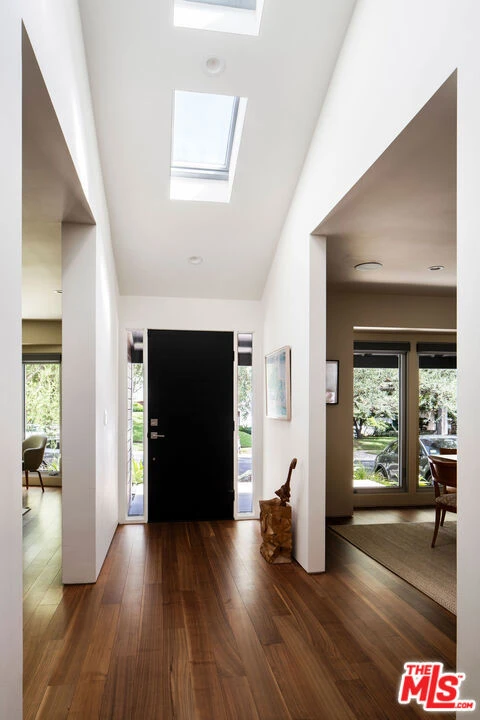 Interior 3