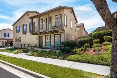 2748 E Coalinga