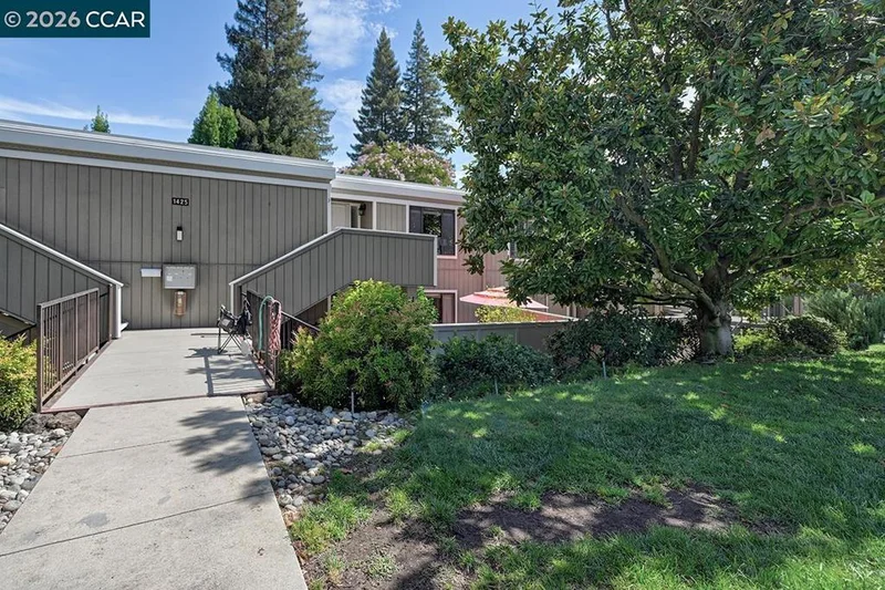 Photo 2 of 1425 Canyonwood 3