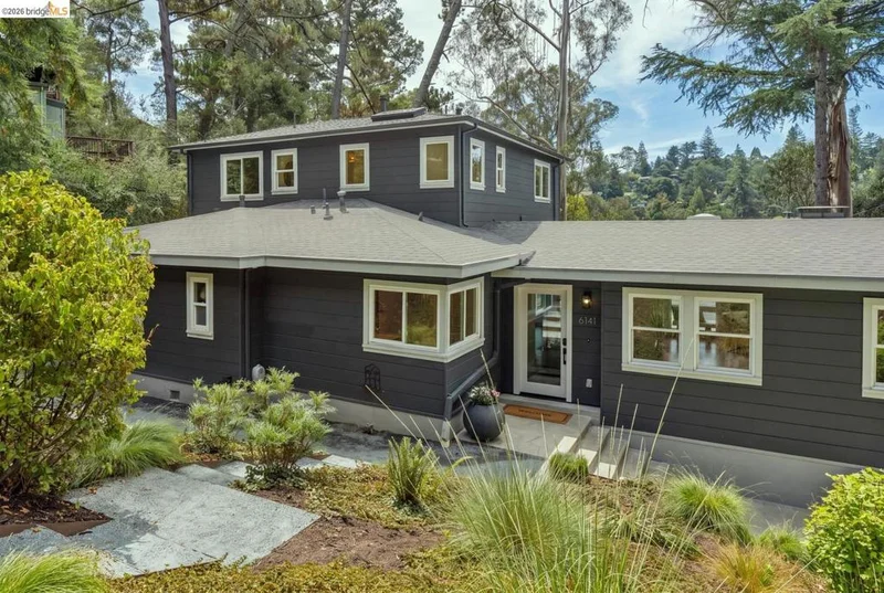 Photo 2 of 6141 Aspinwall Rd
