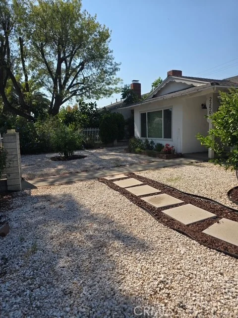 22509 Saticoy St. photo 2