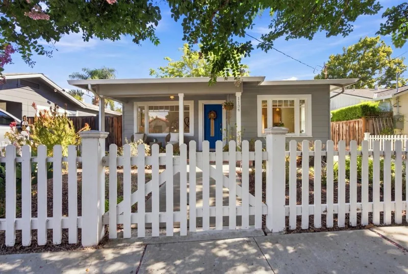 Photo 2 of 1134 Delno Avenue