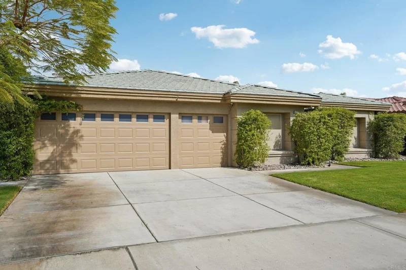 Photo 2 of 40620 Baranda Court