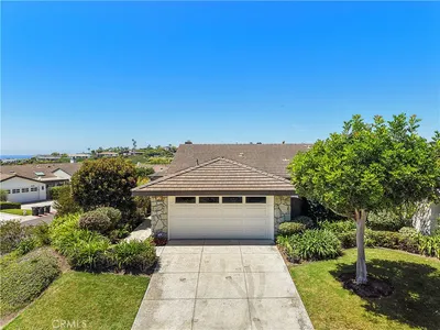 1 Breakwater Drive photo 2