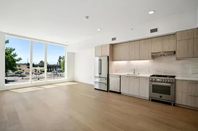 188 W Saint James Street 10308