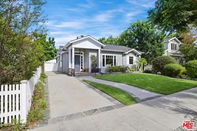 4324 Kraft Avenue photo 2