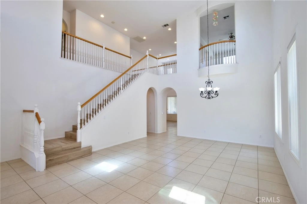 Interior 3