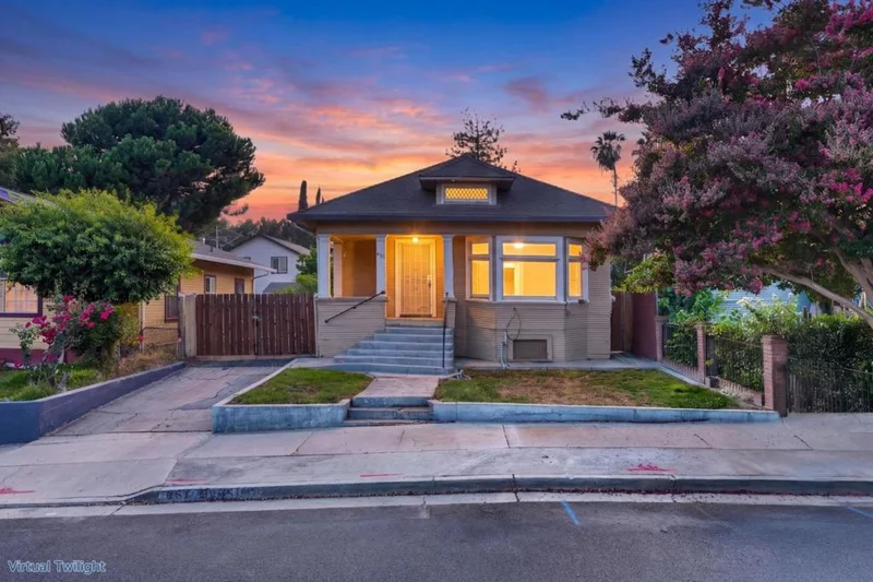 Photo 2 of 857 Delmas Avenue