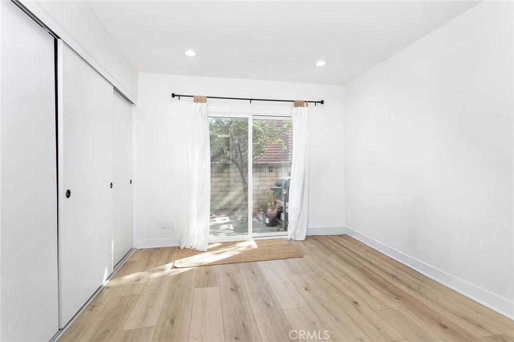 Interior 4