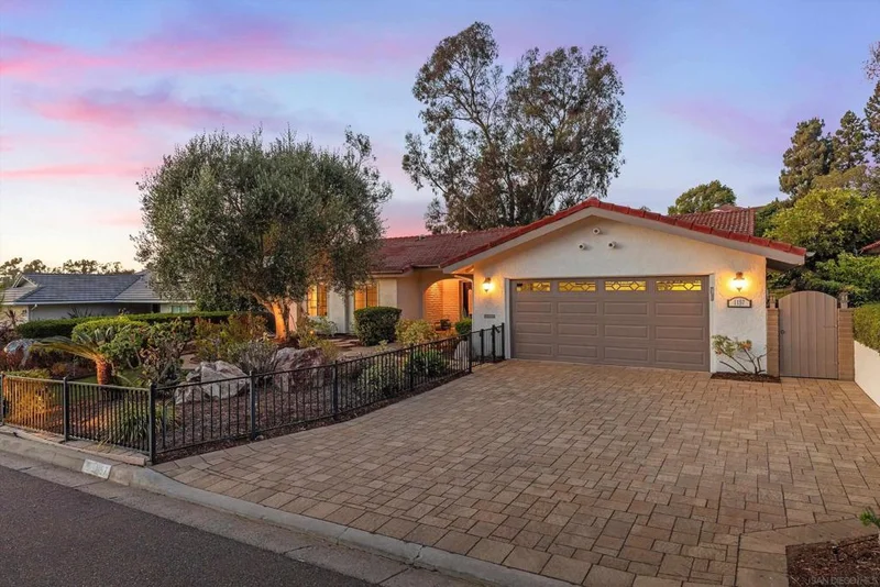 Photo 2 of 1157 San Pablo Dr