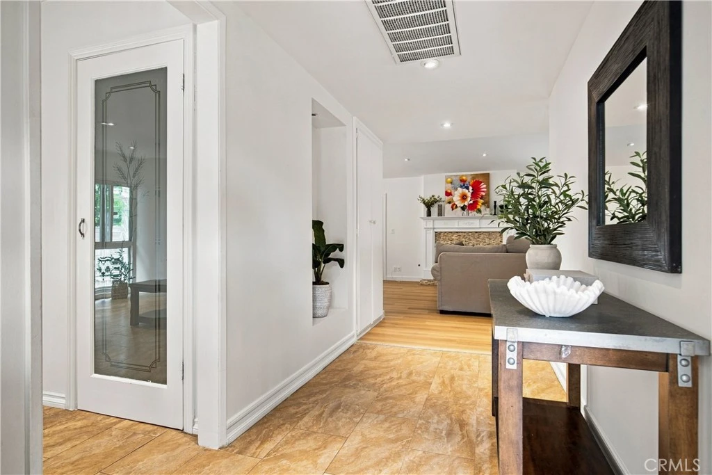 Interior 2