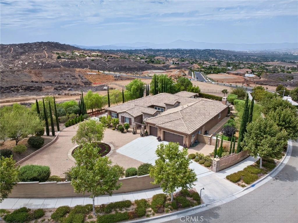 Interior 3
