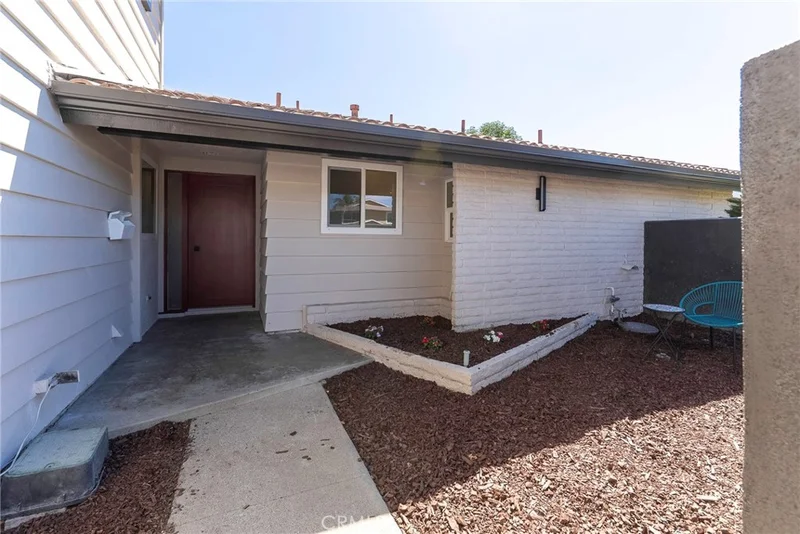 Photo 2 of 25112 Northrup Drive