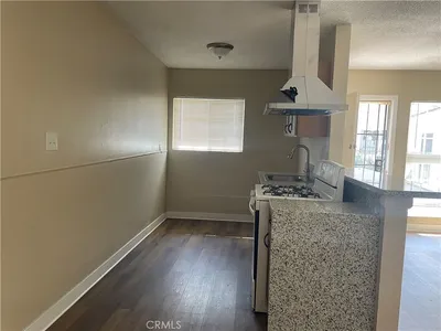213 W Guinida photo 2