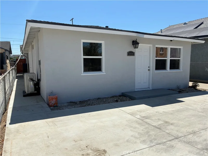 1000 E 54