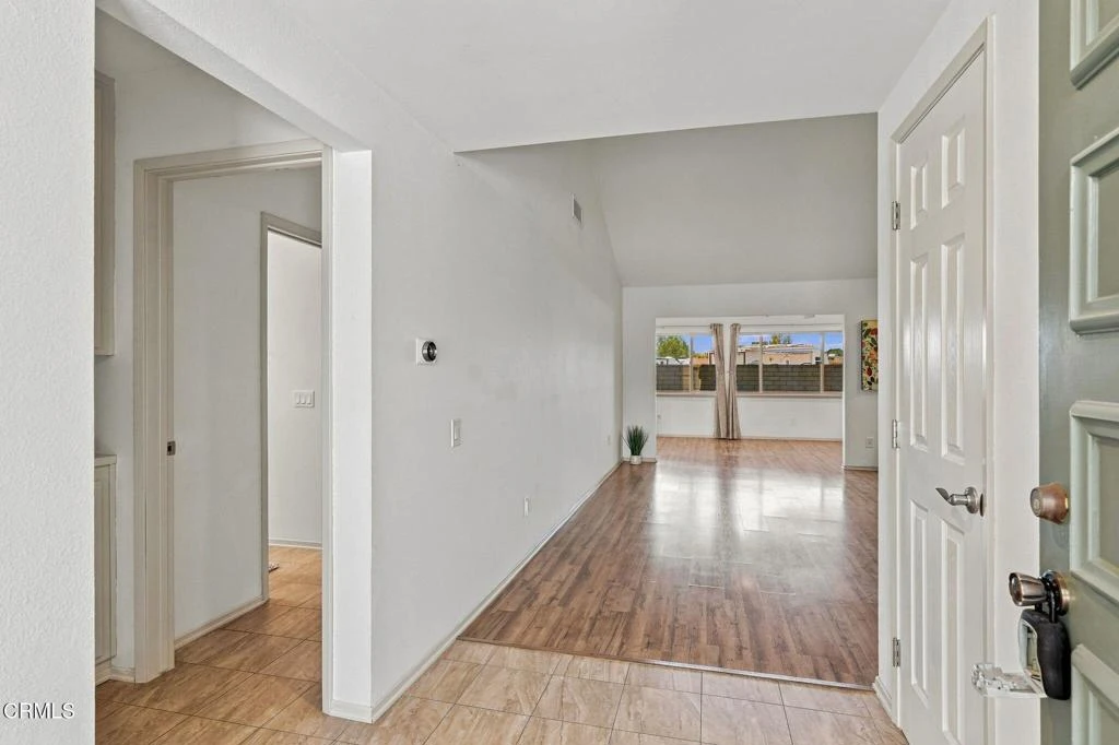 Interior 4