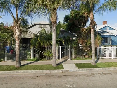 5611 S Normandie